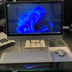 Mint condition, HP touchscreen desktop! Windows 11 with copilot!