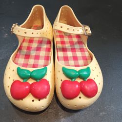 Girl's Cherry 🍒 Shoes Size 9