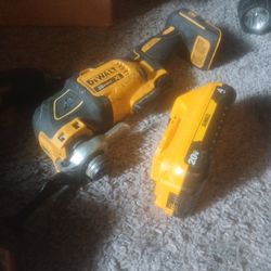 Dewalt Oscillating tool and battery