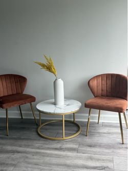 Modern Living Room Set – Chairs + Table + Vase