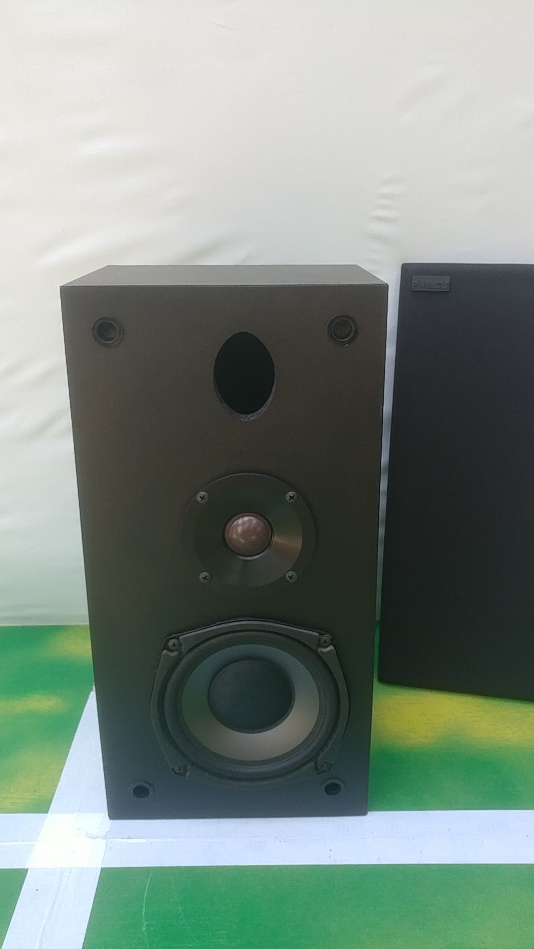 PINNACLE Model # PN 50 Bookshelf Speaker
