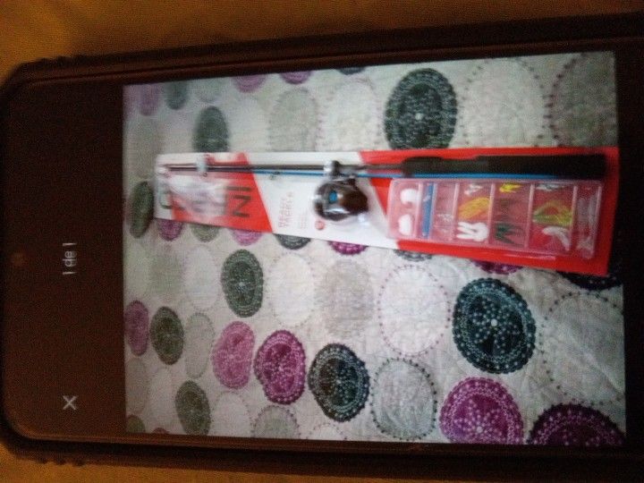 2 Cañas De Pescar Cada Una $10. 00