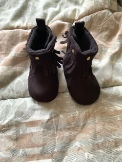 3/6 months Girls moccasins