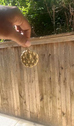 Gold pendant