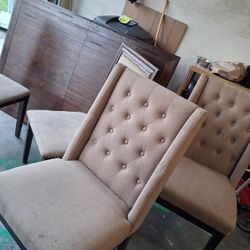 FREE DINNING ROOM TABLE CHAIRS 