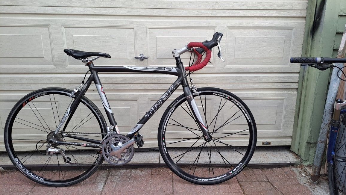 TREK MADONE 5.0 CARBON ROAD BIKE