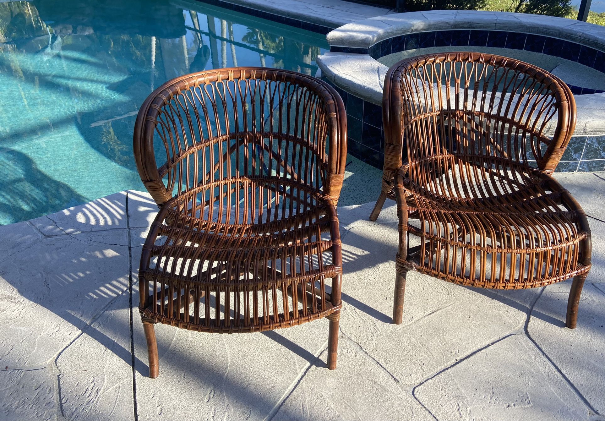 Set Of 2 Gorgeous Vintage Curved Rattan Lounge Chairs  