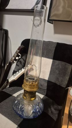 23 Aladdin oil lamp