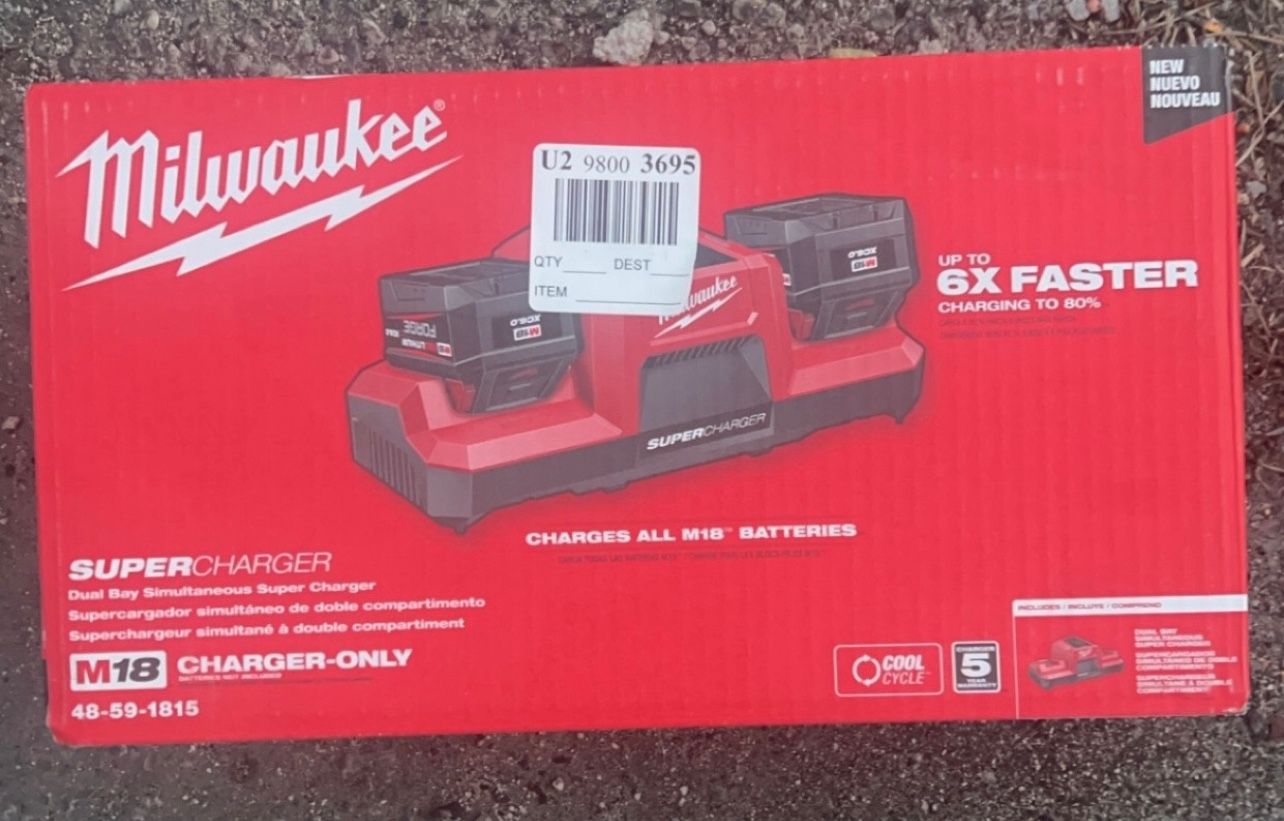 Milwaukee M18 18V Dual Bay Simultaneous Super Charger