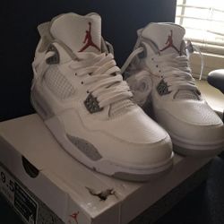 Jordan 4s Oreo Size 9.5