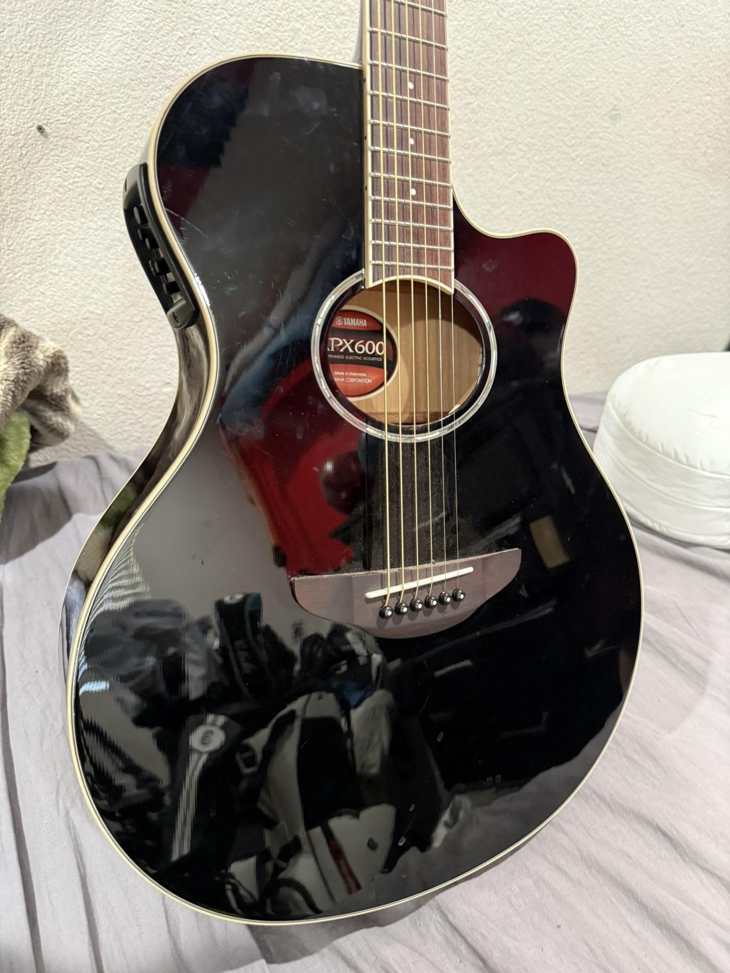 Yamaha Guitar APX600