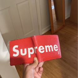 supreme wallet real