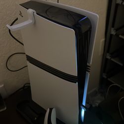 PS5 Pro 2TB – Like New (10/10) – Sell or Trade for Gaming PC