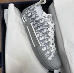 Dior B23