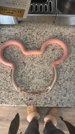 Petunia Pickle Disney Stroller Clip
