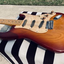 American Pro II Stratocaster W/Locking Tuners