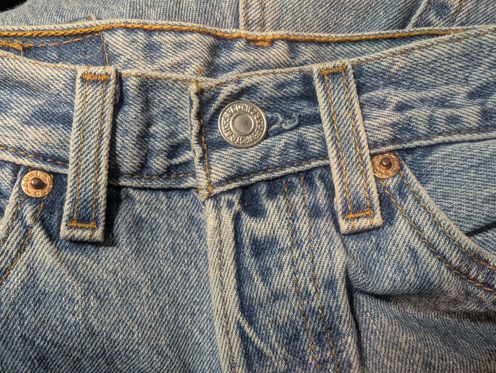 VINTAGE LEVIS 501 XX WOMANS DENIM JEANS LEVI STRAUSS & CO. USA BUTTON FLY 28 30