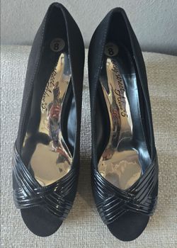 Easy Street Alive 5 Black Peep Toe Heels - Size 8