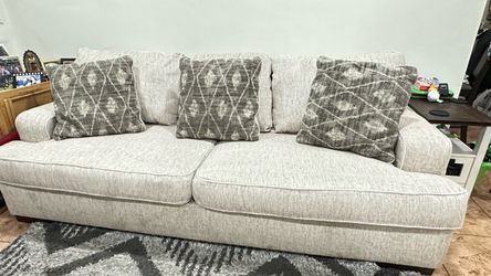 Sofa set perfect condition in tan