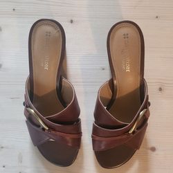 Naturalizer Tan Leather Sandals