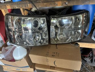 07-13 Halo Headlights Chevy Truck