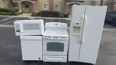 GE Set Of Appliances : Refrigerator, Stove , Diswasher, Microwave 