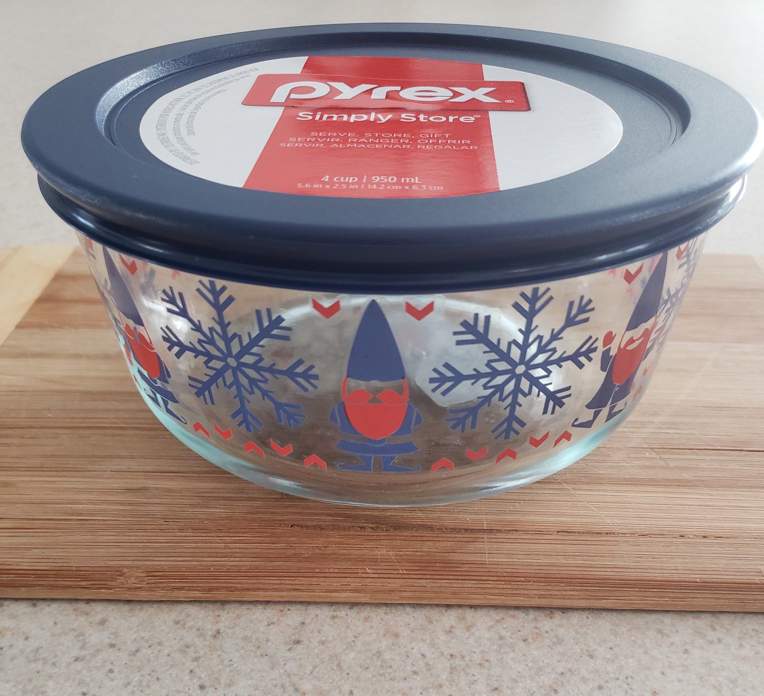 Gnome Pyrex - 4 Cup Storage