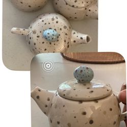 3 Small Ceramic Tea Pot