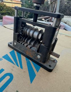 Wire stripper