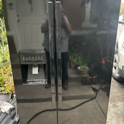 WHIRLPOOL  REFRIGERTOR 