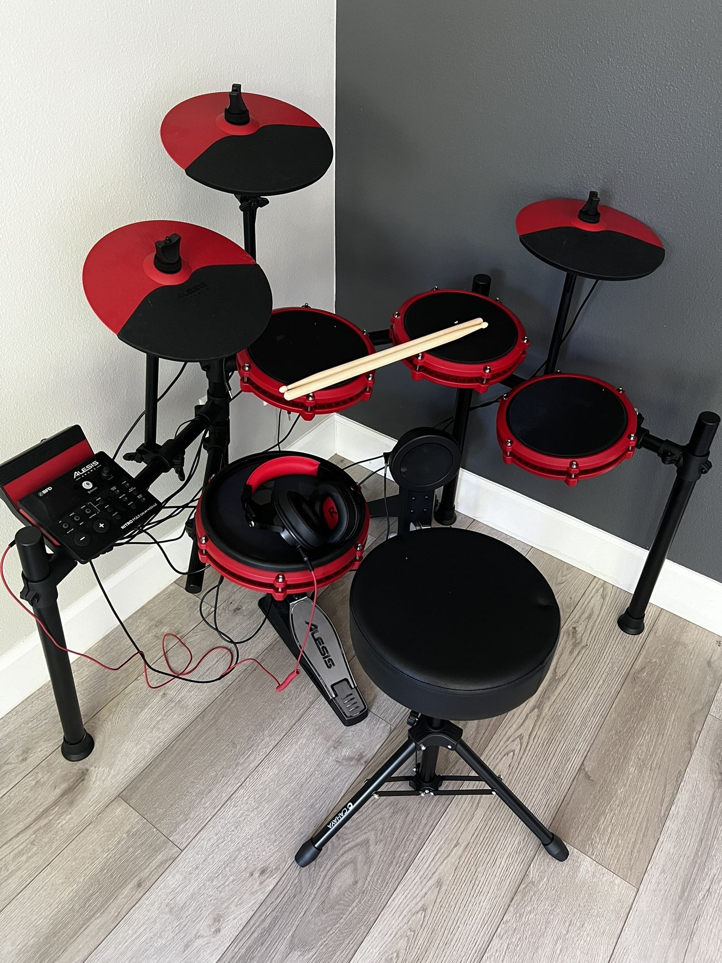 Alesis Nitro Max 8-Piece Electronic Drum Kit – Complete NEW Bundle