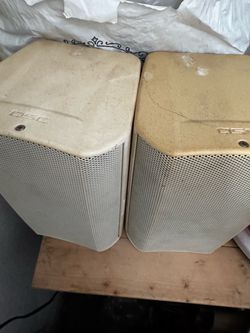 Qsc bookshelf speaker ADS5T