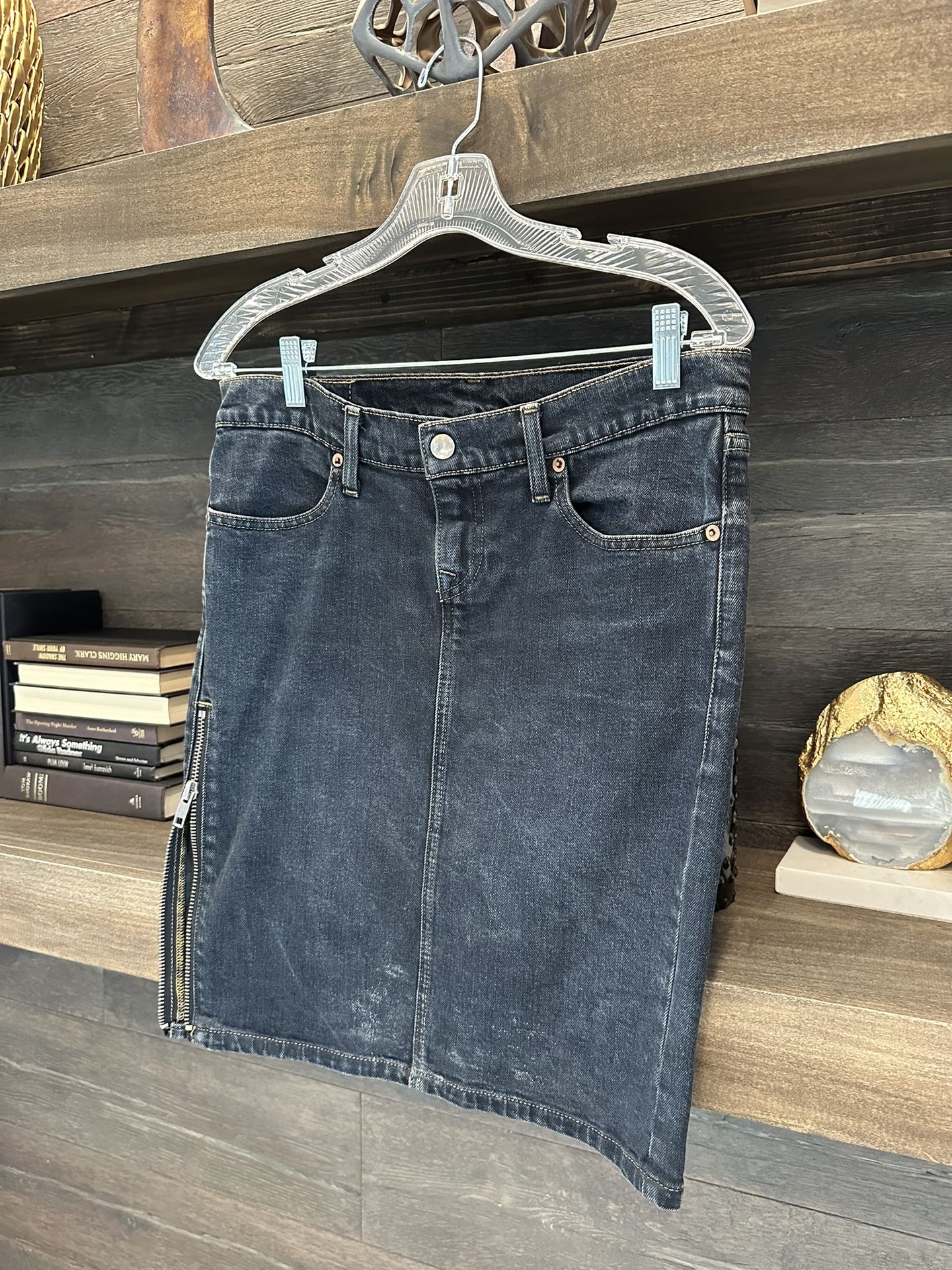 Levi Denim Zip Skirt Size 28