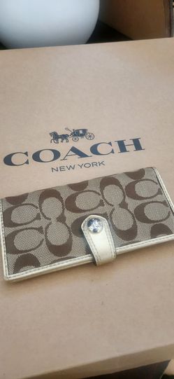 Coach Wallet (never used)