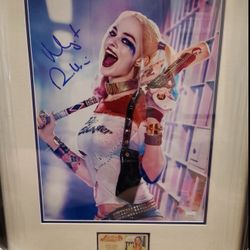 Margot Robbie Signed Harley Quinn 
