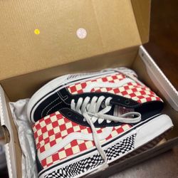 Vans High Top / New In Box / Size 6.5
