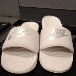 Brand New Women Nike Slides 