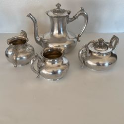 Vintage Meriden 4 Piece Tea Set #2012 