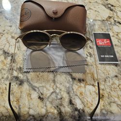 Ray-Ban Sunglasses