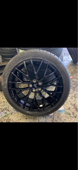 Audi 19” new blk r8 Styie rims new tires sets