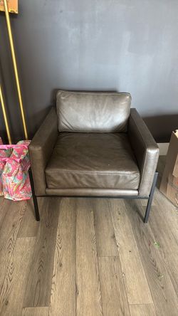 Accent chair