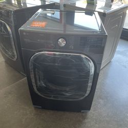 New LG ThinQ Gas Dryer 7.4 Cubic Feet 