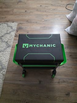 Mechanic rolling chair