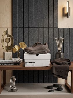 Alo Runner Sneaker in Brown