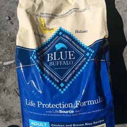 Blue Buffalo Adult Dog Food Chicken & Brown Rice Flavored