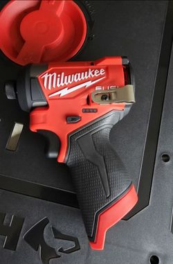 Milwaukee M12 Fuel Impact Driver