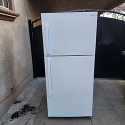 3MONTHS WARRANTY 30X30X66 INSIGNIA FRIDGE 18CUFT WHITE
