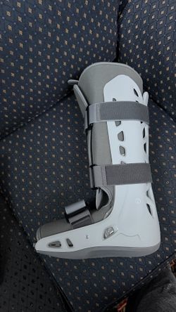 boot like new - air cast walker brace
