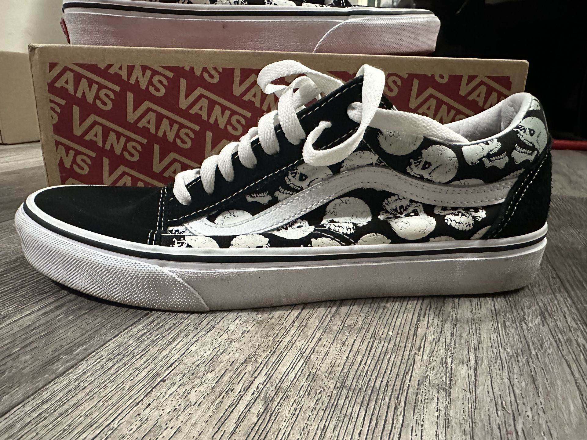 Vans Old Skool GLOW IN DARK All Over Skulls Men’s 9 Black Shoes #721356