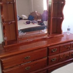 Walnut Dresser With mirror,6 Drawers